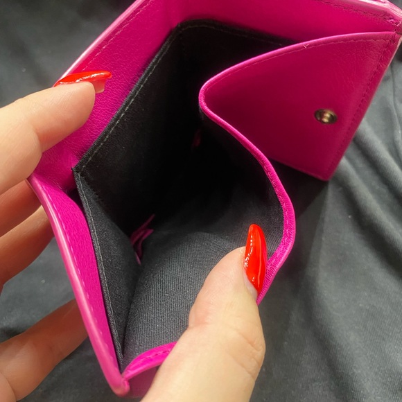 💕🤭 Balenciaga pink wallet! - Picture 5 of 16